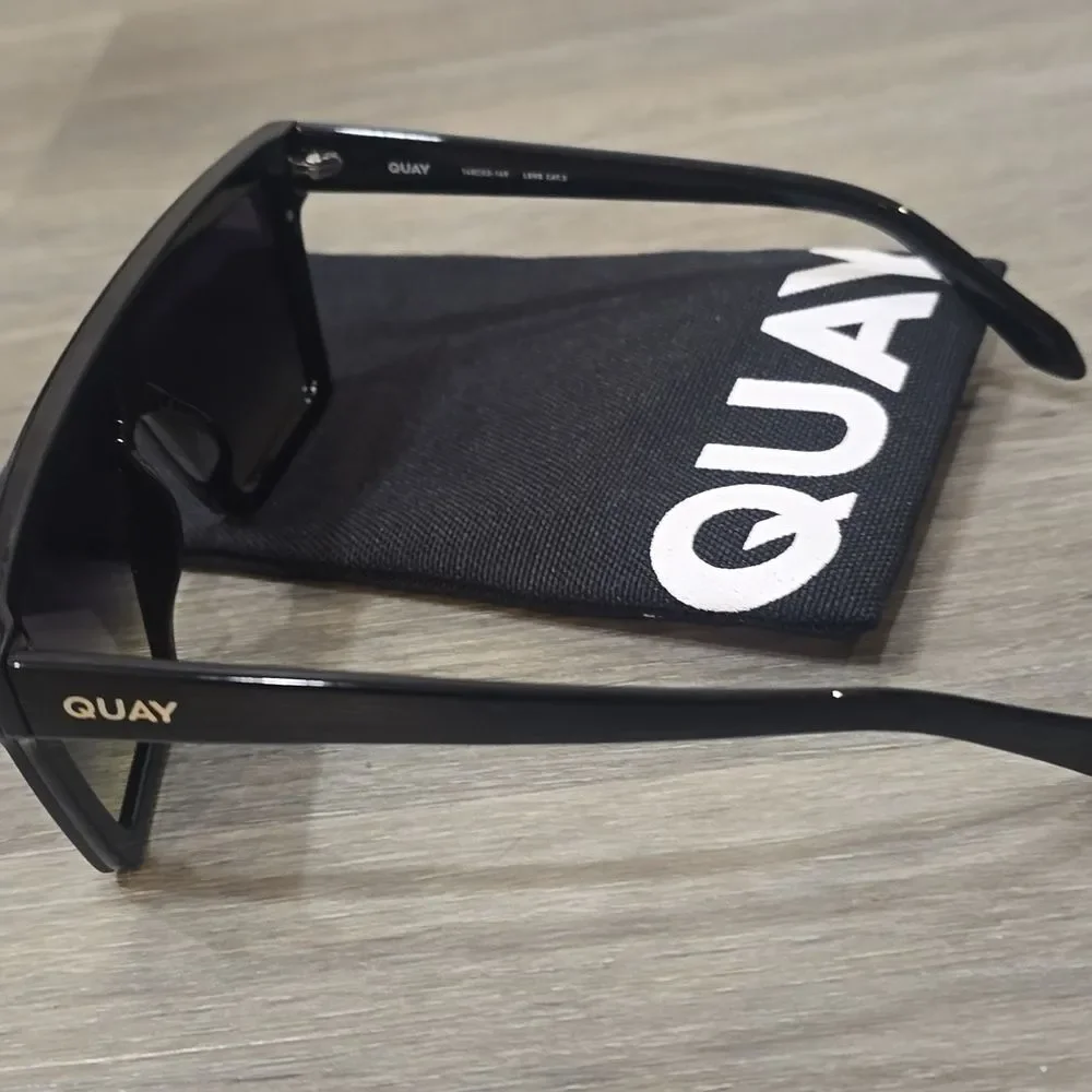 Quay Australia Hindsight‎ 51MM Shield Sunglasses- Black/Smoke Green Fade